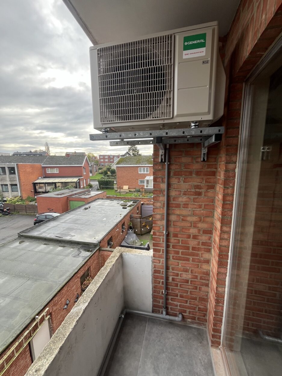 Airco buitenunit van General